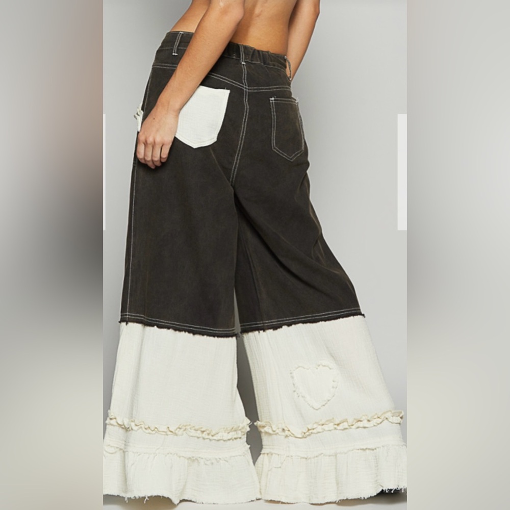 New POL Flower Patch, Wide Leg, Twill w/ Double Gauze Pant. Small, medium, lg - Picture 3 of 3